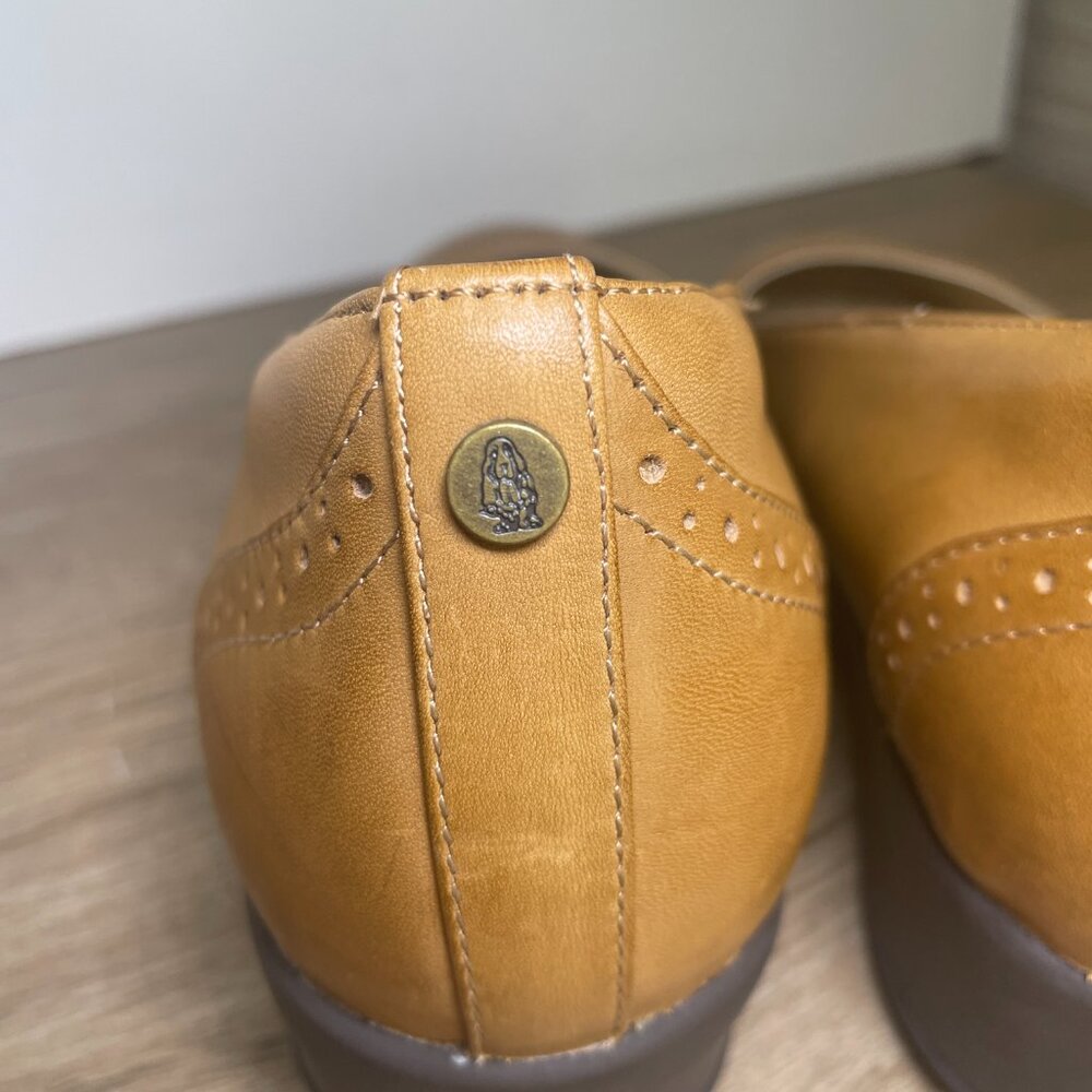 Women's 9.5 Wide Hush Puppies Tan Leather Slip On Shoes - Picture 5 of 8